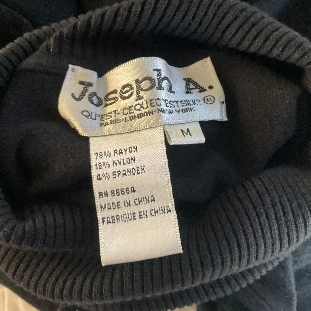 JOSEPH A. Classic Turtle Neck Sweater Black Medium - Picture 3 of 6